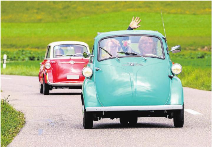 Microcars faszinieren und sind vom 1. bis 3. Mai wieder auf den Strassen in der Region anzutreffen. 50 Jahre nach dem allerersten Treffen findet der Anlass erneut in Meisterschwanden statt. Bild: zg