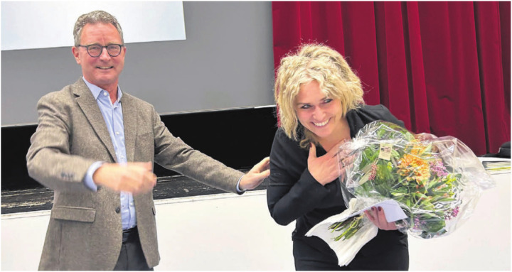 Ungern lässt Gemeindeammann Daniel Schüepp seine Ratskollegin ziehen. Sie habe das Amt als Gemeinderätin gerne ausgeführt, sagt Seraina von Baar. Bild: Sabrina Salm