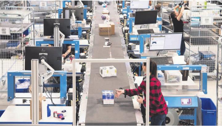 Das Warenlager in Wohlen wurde laufend ausgebaut. Mittlerweile werden an diesem Standort rund 1500 Mitarbeitende beschäftigt.