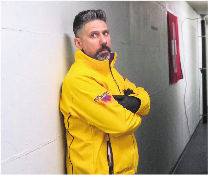 Fabio Rampa ist seit bald neun Jahren Physiotherapeut des Schweizer Eishockey-Nationalteams. Zum ersten Mal erlebt der Aristauer aber Olympische Spiele in Europa und eine Weltmeisterschaft in der Schweiz.
Bild: SIHF Fabio Rampa ist seit bald neun Jahren Physiotherapeut des Schweizer Eishockey-Nationalteams. Zum ersten Mal erlebt der Aristauer aber Olympische Spiele in Europa und eine Weltmeisterschaft in der Schweiz.
Bild: SIHF