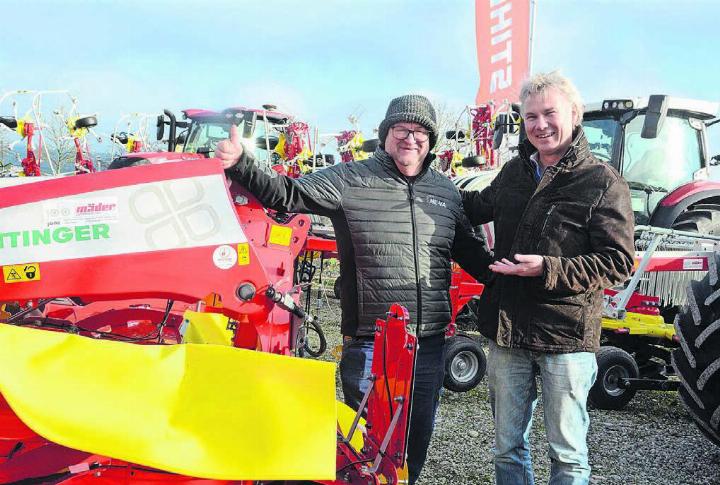 Geschäftsleiter Rolf Mäder (rechts) und Verkaufschef Ralf Meier freuen sich, nächste Woche ganz viele Besucher und Besucherinnen begrüssen zu dürfen. Bild: Chregi Hansen