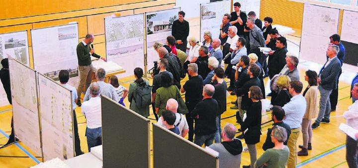 Über seine Mehrzweckhallen-Pläne hat der Gemeinderat Oberlunkhofen wiederholt orientiert. Bild: Archiv