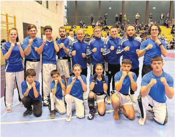 Die erfolgreiche Delegation von Kickboxing Wohlen am Basler Cup. Bild: zg