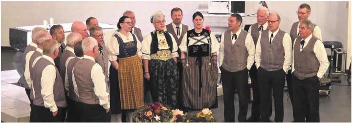 Der Jodlerklub Echo vom Hasenberg begeisterte mit seiner Darbietung. Bild: zg