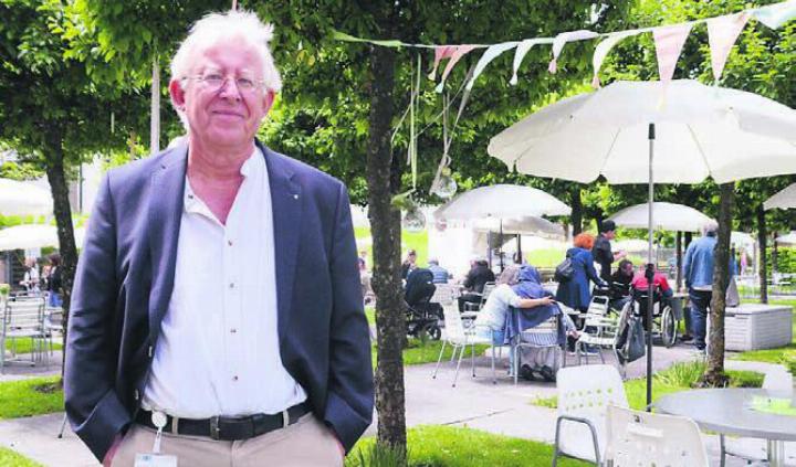 Franz Hold, Präsident des Vereins Pflegi Muri, nahm mit auf eine Zeitreise. Bild: tst