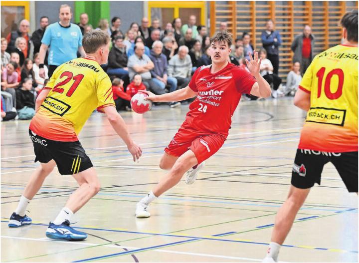 Führungsspieler wie Noel Angehrn (am Ball) sind gegen die Altdorfer gefragt, um den Sieg zu erzwingen. Bild: tvm