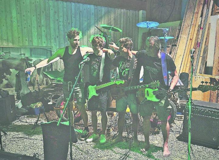 Sie freuen sich auf ihr erstes Konzert, das zugleich ein Heimspiel ist. «The Yaks» werden dem Publikum sicher einheizen. Bild: zg