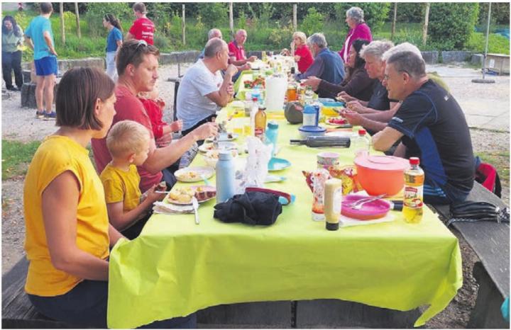 Die Vereinsmitglieder genossen den Anlass. Bild: zg