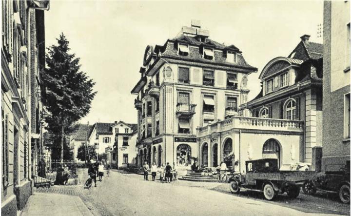 Die gleiche Stelle an der Zentralstrasse: das Warenhaus «Zur Stadt Paris» im Jahr 1930 …