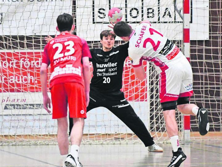 Jul Baeriswyl im Muri-Tor war neben Levi Wey einer der beiden 20-Jährigen, die grossen Anteil an der Aufholjagd der Freiämter hatten. Bild: tvm