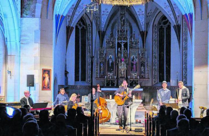 Querland und Gäste in der St. Vitus Kirche, Merenschwand. Bild:zg