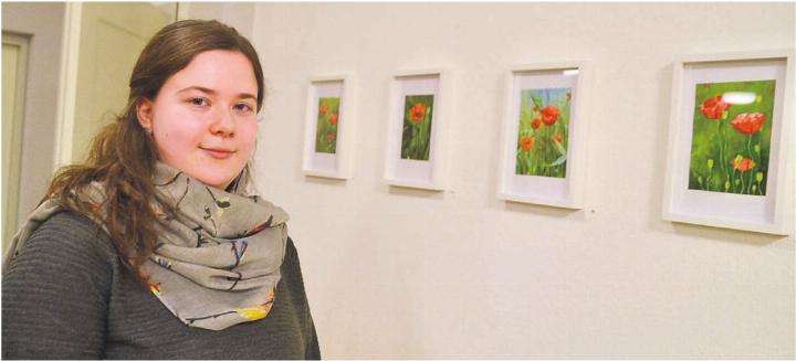 Ähnliche Motive, ganz anders umgesetzt: Die Serie der Mohnblumen zeigt die stilistische Vielfalt von Kateryna Pochynok auf. Bild: Thomas Stöckli