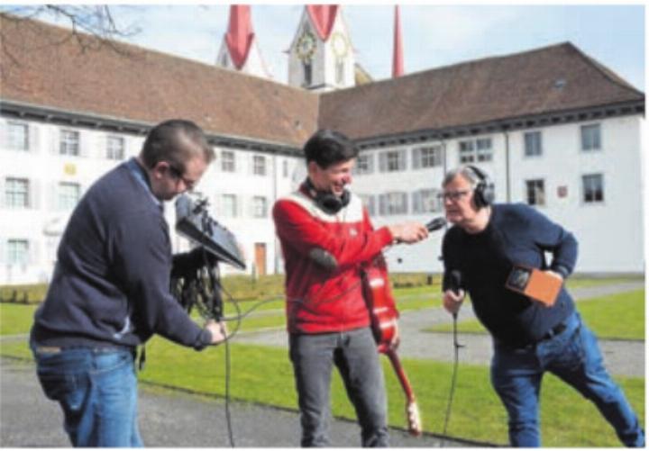 Das Radio-Team ist bereit. Bild: ake Das Radio-Team ist bereit. Bild: ake