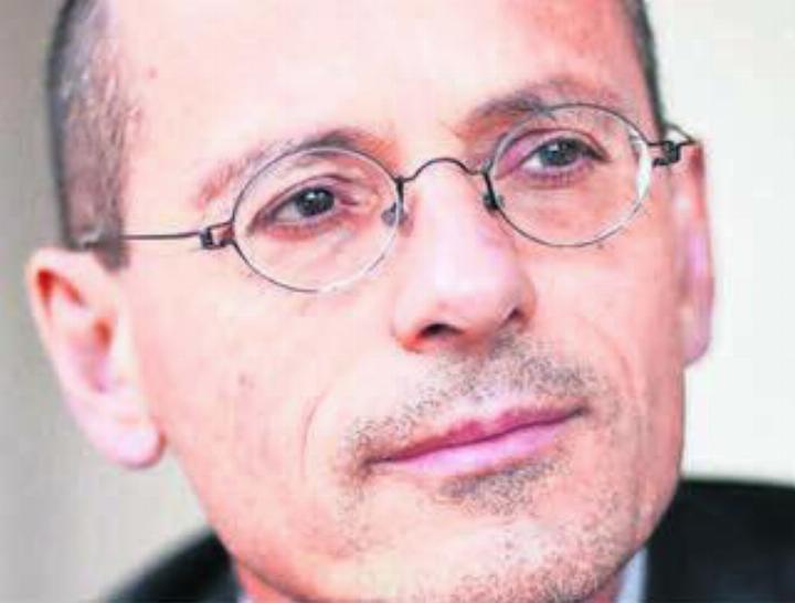 Vincenzo Todisco präsentiert im Acli sein Buch «Das Eidechsenkind». Bild: zg