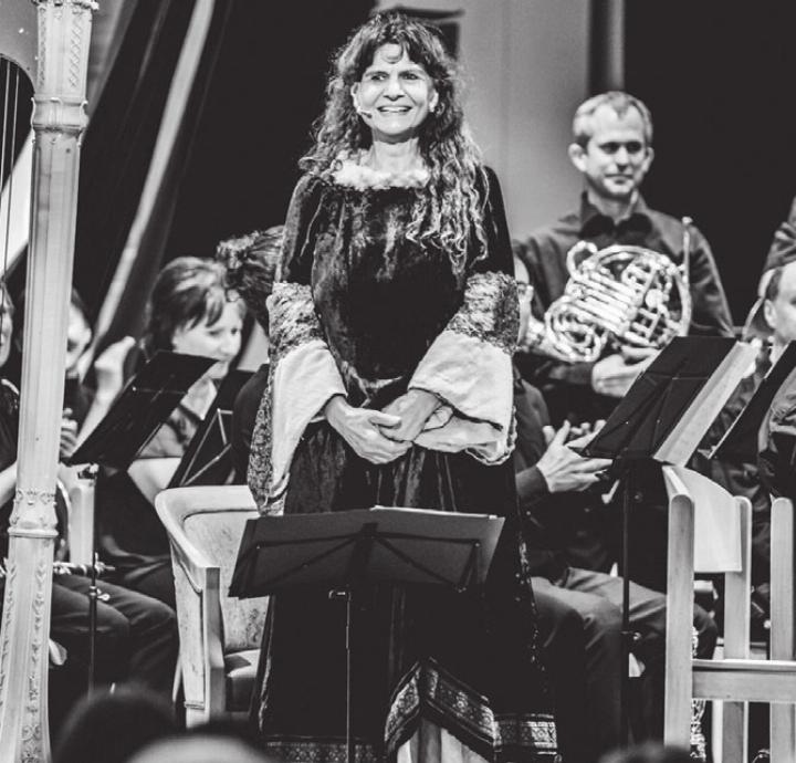 Jolanda Steiner in der Roller der Erzählerin von «Aschenbrödel». Bild: zg