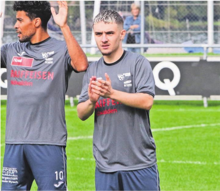 Nik Dubler (rechts) vor dem Hinspiel gegen den FC Wohlen. Er bereitete seinem Stammverein damals durchaus Probleme. Das will er auch morgen Samstag.
Bild: Archiv/jl