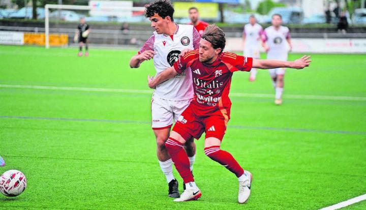 Luca Passerini (rechts) wird auch nächste Saison beim FC Muri Einsatz geben. Bild: sh
