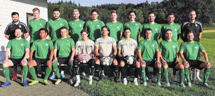 FC Bünz-Maiengrün, Saison 2024/25, hinten, von links: Visar Emini (Assistenztrainer), Adrian Rohner, André Filipe Nunes Vieira, Manuel Tschamper, Sergio Lüthi, Patrick Meyer, Justin Comas, Claude Zürcher, Ramon Weber, Michael Hochstrasser (Trainer). Vorne: Liam Hyde, Bryan Wiederkehr, Gian Jurt, Janik Jurt, Matthias Landolt, Noah Caggiano, Mattia Koch, Nelson Filipe Leites Pereira, Timon Obi. Es fehlen: Lukas Geissmann, Francesco Michienzi, Luca Nauer, Riccardo Randazzo, Gian Schlegel und Marko Stankovic.