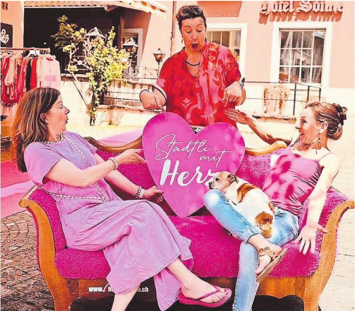 Freuen sich auf die Zweitauflage ihres pinken Städtli-Zaubers: Corinna Sorg, Biggi Winteler und Simone Meier (von links). Bild: zg
