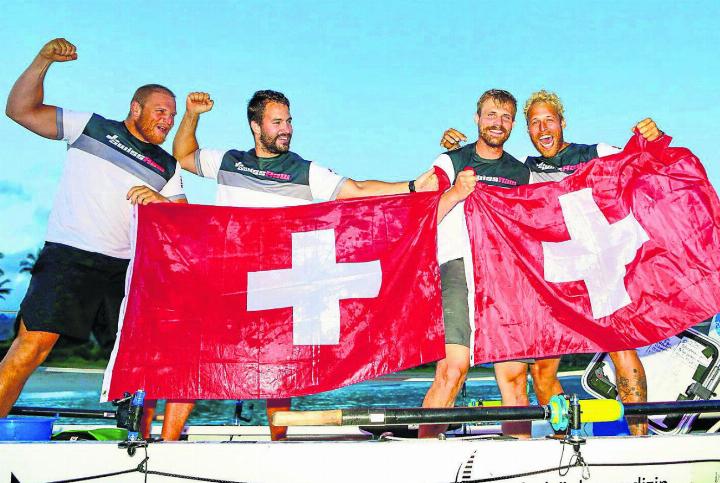 So sehen erneute Sieger aus. Swiss Raw (von links) mit Jan Hurni, Ingvar Groza, Samuel Widmer und Yassin Boussena gewinnt nach der Atlantic auch die Pacific Challenge. Bilder: World‘s Toughest Row