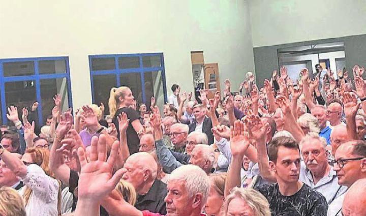 Die Themen an der «Gmeind» mobilisierten 298 Stimmberechtigte. Bild: sab