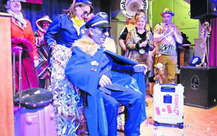 Er führt als Pilot durch die Niederwiler Fasnacht: Rolf Mettier ist der neue Ehrenschränzer. Bilder: Stefan Treier