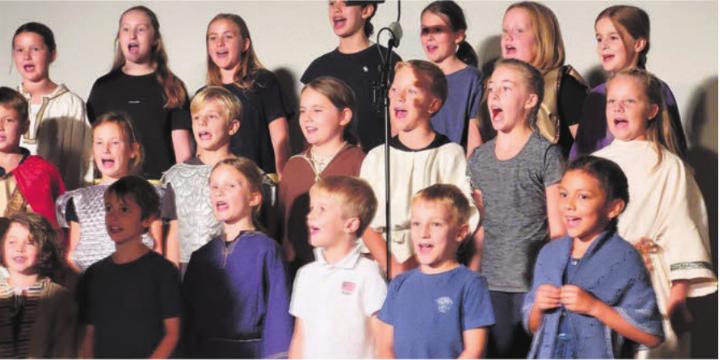 Die Kinder proben fleissig für die beiden Auftritte. Sie freuen sich riesig auf die beiden Auftritte. Bild: zg