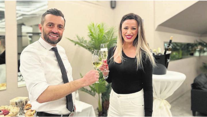 Die Wide Bar ist wieder da. Hinter der Wiederbelebung steht Afrim Kastrati, der von seiner Frau Nessa unterstützt wird. Bild: Sabrina Salm