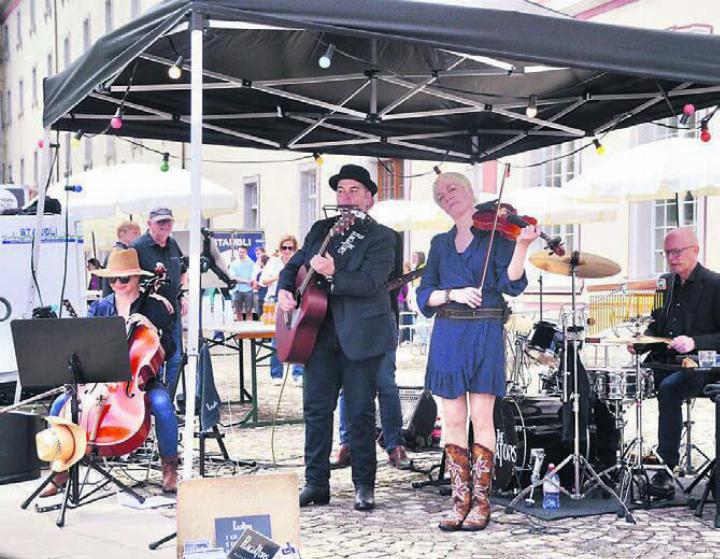 Die «Plagiators» sorgen am Morgen für Stimmung im Pflegipark. Bilder: Thomas Stöckli