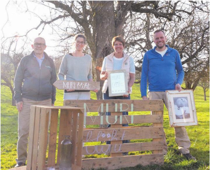 Die Bäume sind noch kahl, aber die Arbeiten im OK laufen bereits auf Hochtouren – kreative Werbemittel inklusive, von links: Herbert Strebel, Gabi Arnold, Charlotte Wüthrich und Stefan Frey. Es fehlen: Roman Meier, Anita Frey und Matthias Arnold.
