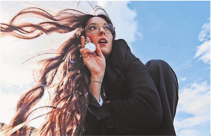 Die Schweizer Sängerin Veronica Fusaro sang schon auf den Bühnen des Glastonbury Festivals, des Montreux Jazz Festivals und des Gurtenfestivals. Jetzt kommt sie nach Villmergen. Die Schweizer Sängerin Veronica Fusaro sang schon auf den Bühnen des Glastonbury Festivals, des Montreux Jazz Festivals und des Gurtenfestivals. Jetzt kommt sie nach Villmergen.