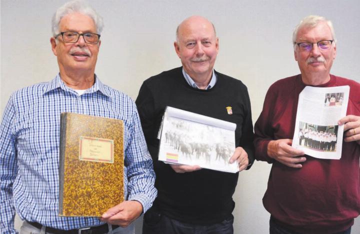 Sie sind stolz auf die 150-jährige Geschichte des Männerchors Berikon: (von links.) Vizepräsident Karl Meier, Präsident Urs Schrepfer und Festchef und Materialwart Kurt Döring. Bilder: Roger Wetli / zg