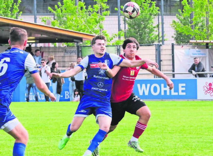 Gentrim Uka (links) ist erst eine Saison wieder beim FC Wohlen und verlässt den Verein schon wieder. Bild: Archiv/jl
