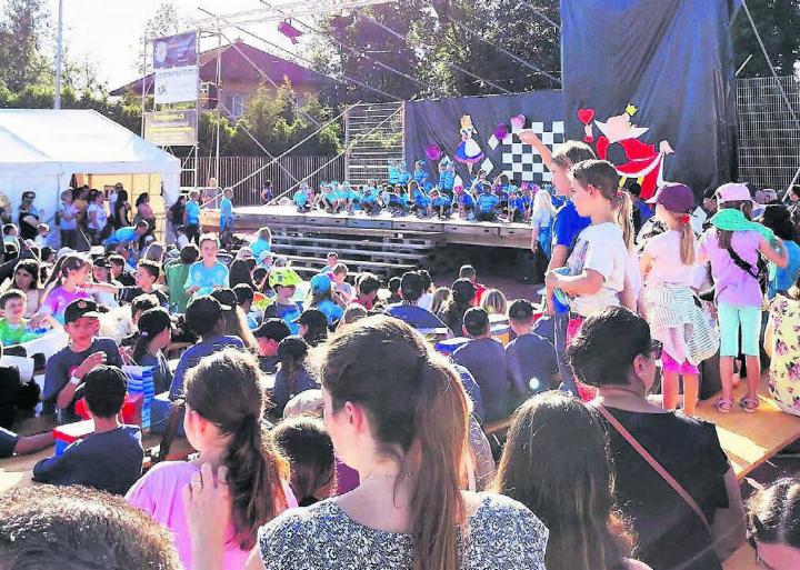 Vor drei Jahren verwandelte sich die Schulanlage Risi zuletzt in eine Festarena. Am kommenden Wochenende ist es wieder so weit. Bild: Archiv