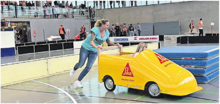 Vollen Einsatz beim Rennen im Sportzentrum Burkertsmatt bewies auch dieses Mutter-Tochter-Gespann. Bild: sab