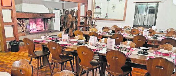 Seit vergangenem Jahr ein Füürwehrstübli und nun nominiert: das ehemalige Schützehüsli in Hermetschwil-Staffeln. Bild: zg