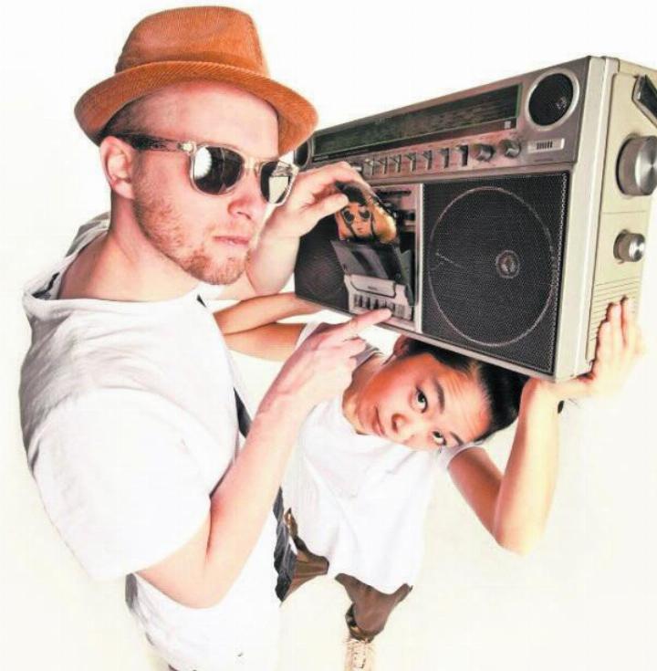 Tim & Puma Mimi sind im Musiksaal des Stadtschulhauses zu Gast. Bild: zg