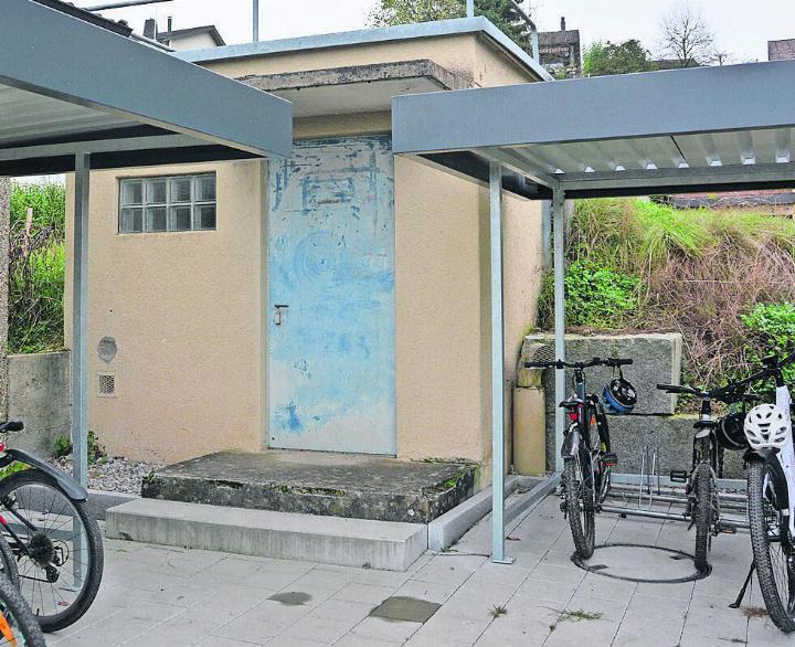 Dieses Quellwasserpumpwerk möchte der Gemeinderat jetzt sanieren. Bild: Roger Wetli