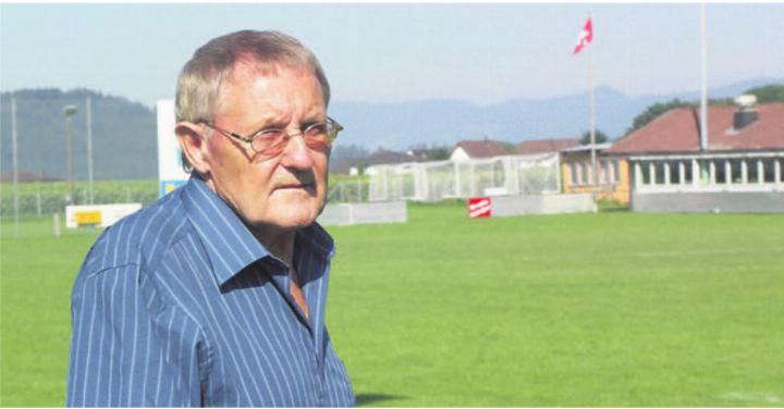 Ernst Geissmann auf seiner geliebten Zinsmatten, der Heimat des FCH. Bild: Archiv/dm