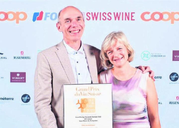 Patrik und Monika Nauer strahlen am Grand Prix du Vin Suisse. Bild: zg