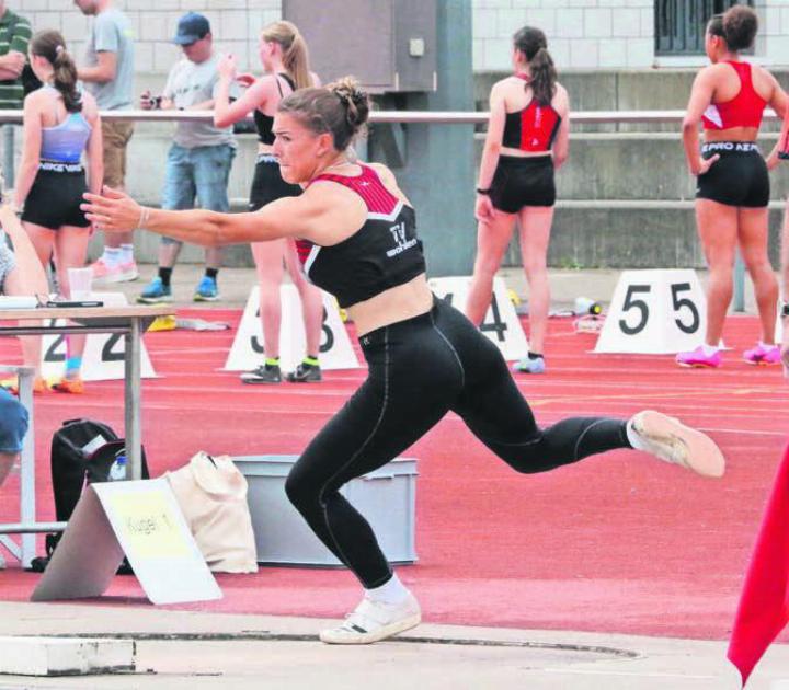 Julia Hammesfahr konnte im Kugelstossen gewinnen und den 2. Platz im Diskuswurf holen, obwohl sie wegen ihres Studiums keine optimale Vorbereitung hatte. Bilder: Josip Lasic