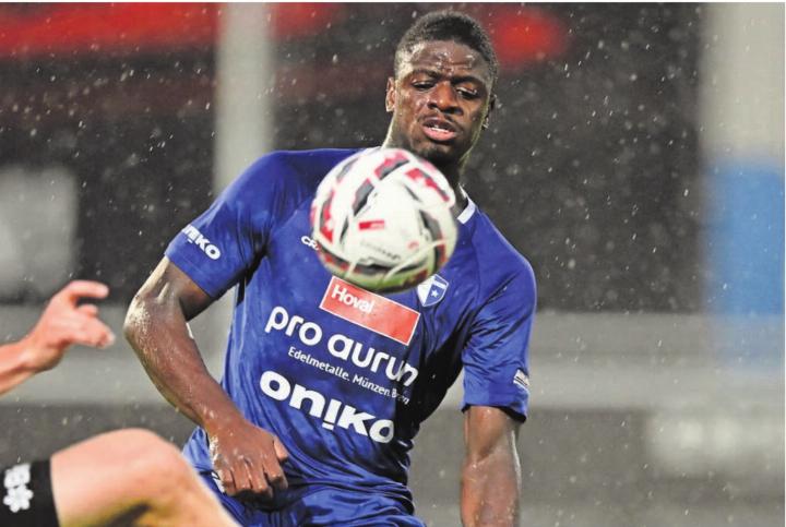 Wie hier im Spiel gegen Müsingen traf Dramane Sissoko auch gegen Zug 94 und jetzt gegen Besa Biel sogar im Doppelpack. Der Franzose ist mit vier Treffern aus vier Spielen der Torgarant der Freiämter. Bild: Archiv/awa