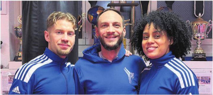Die Wohler Kickbox-Delegation an der WM (von links): Roy Cipriano, Antonio Lo Prete, Stefanie Richner. Bild: zg