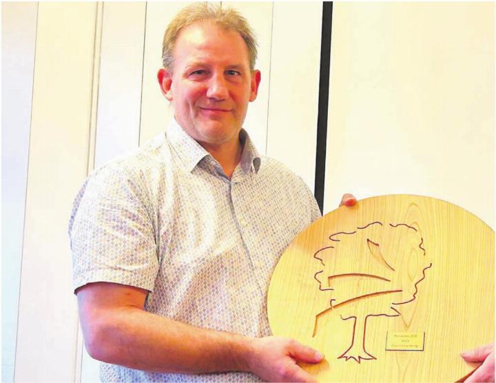 Christoph Schmid wurde mit dem Waldpreis geehrt. Bild: Sabrina Salm
