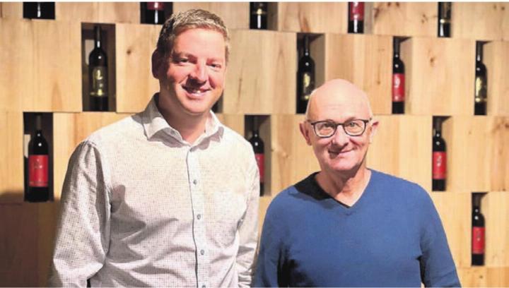 Die beiden Villmerger René Schmidli (links) und Paul Steinmann laden zu einem speziellen Abend ein. Bild: zg