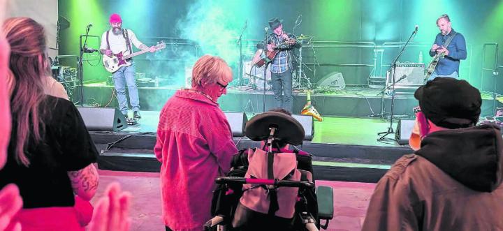 Auch die beeinträchtigte Klientel der St. Josef-Stiftung freute sich über den dreitägigen Festbetrieb mit Konzerten, Besichtigungen und unzähligen Attraktionen. Das Volksfest war ein Musterbeispiel für gelebte Inklusion. Bild: Marco Huwyler