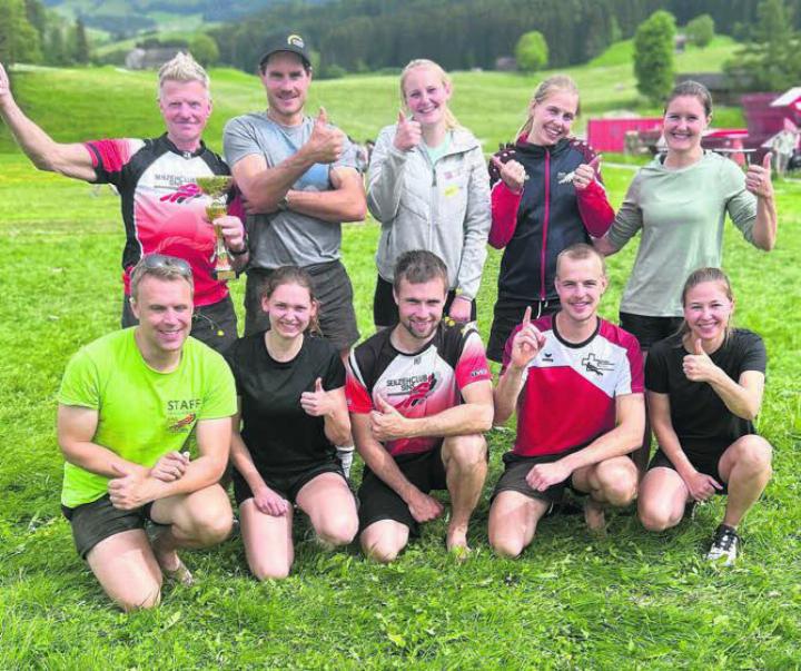 Das Sinser Mixed-Team freut sich über den Tagessieg. Bild: zg