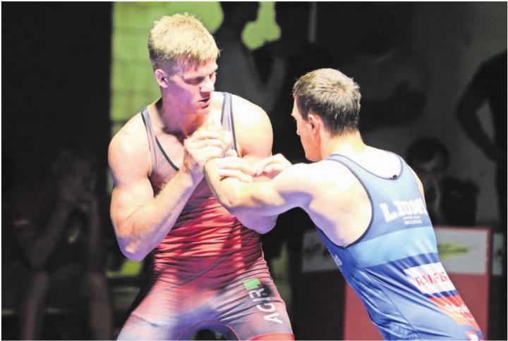 Marc Weber (links) gegen Willisaus Joel Marti. Zum ersten Mal in dieser Saison hat der Captain der RS Freiamt in der Gewichtsklasse bis 80 kg gerungen und einen Sieg geholt. Jetzt soll eine Revanche gegen Kriessern her. Bild: spr Marc Weber (links) gegen Willisaus Joel Marti. Zum ersten Mal in dieser Saison hat der Captain der RS Freiamt in der Gewichtsklasse bis 80 kg gerungen und einen Sieg geholt. Jetzt soll eine Revanche gegen Kriessern her. Bild: spr
