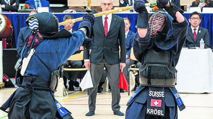 Yumi Kröbl (rechts) glänzte an der Kendo-EM in den Niederlanden. Bild: zg