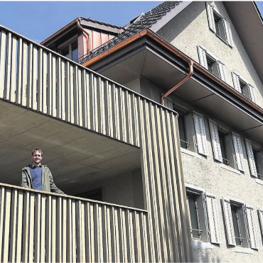 Ein Zeitzeuge in neuem Glanz - Das Groth-Hus wurde saniert und mit einem Anbau ergänzt. Architekt Urs Mettler ist selbst in Berikon aufgewachsen. Der Umbau eines der ältesten Häuser in seiner ehemaligen Heimat war für ihn etwas Besonderes.
Bilder: Sabrina Salm / zg